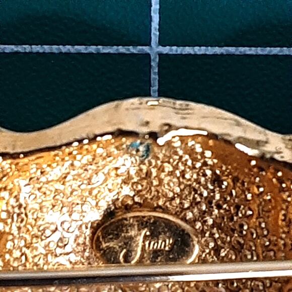 Vintage 1980s Elephant Head Brooch Heavy Gold Tone Metal Brown Green Enamel - Picture 8 of 11